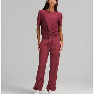 Lululemon Dance Yoga pant in wine/maroon size: w excellent condition